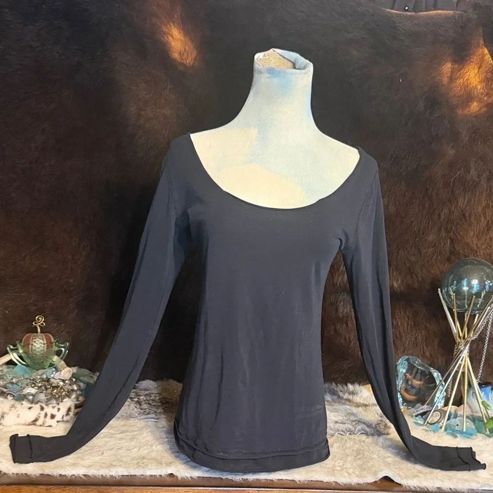 Classic Scoop Neck Long-Sleeve Top - Black 8 (5515)